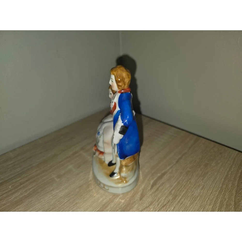 Unbranded vintage porcelain